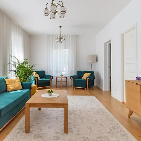 Koidula - Spacios 1-bedroom Apartment, Free Parking & Self Check-in *