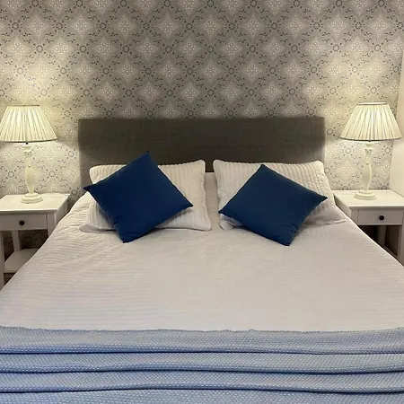 Koidula - Spacios 1-bedroom Apartment, Free Parking & Self Check-in * Pärnu