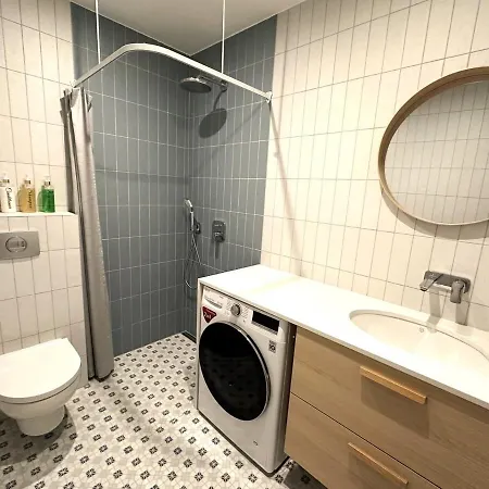 Apartamento Koidula - Spacios 1-bedroom Apartment, Free Parking & Self Check-in