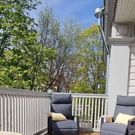 Koidula - Spacios 1-bedroom Apartment, Free Parking & Self Check-in * Pärnu